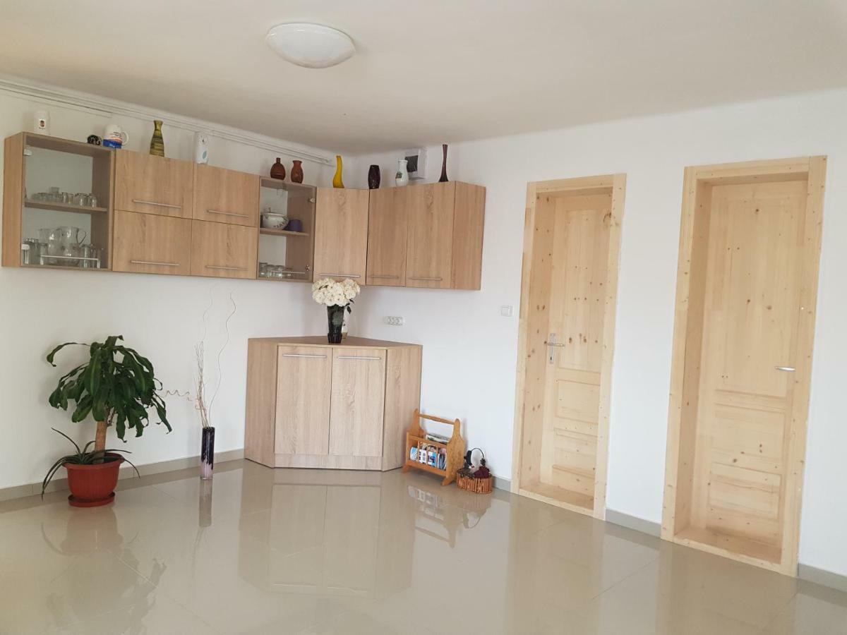 Ferienwohnung Rita Vendeghaz Ciumani Exterior foto